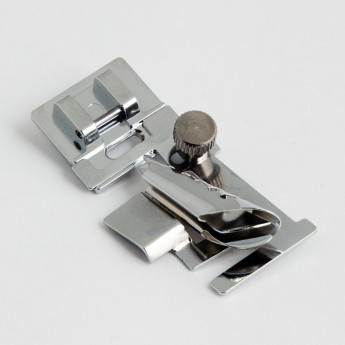 Лапка SINGER для окантовки косой бейкой Лапка SINGER для окантовки косой бейкой